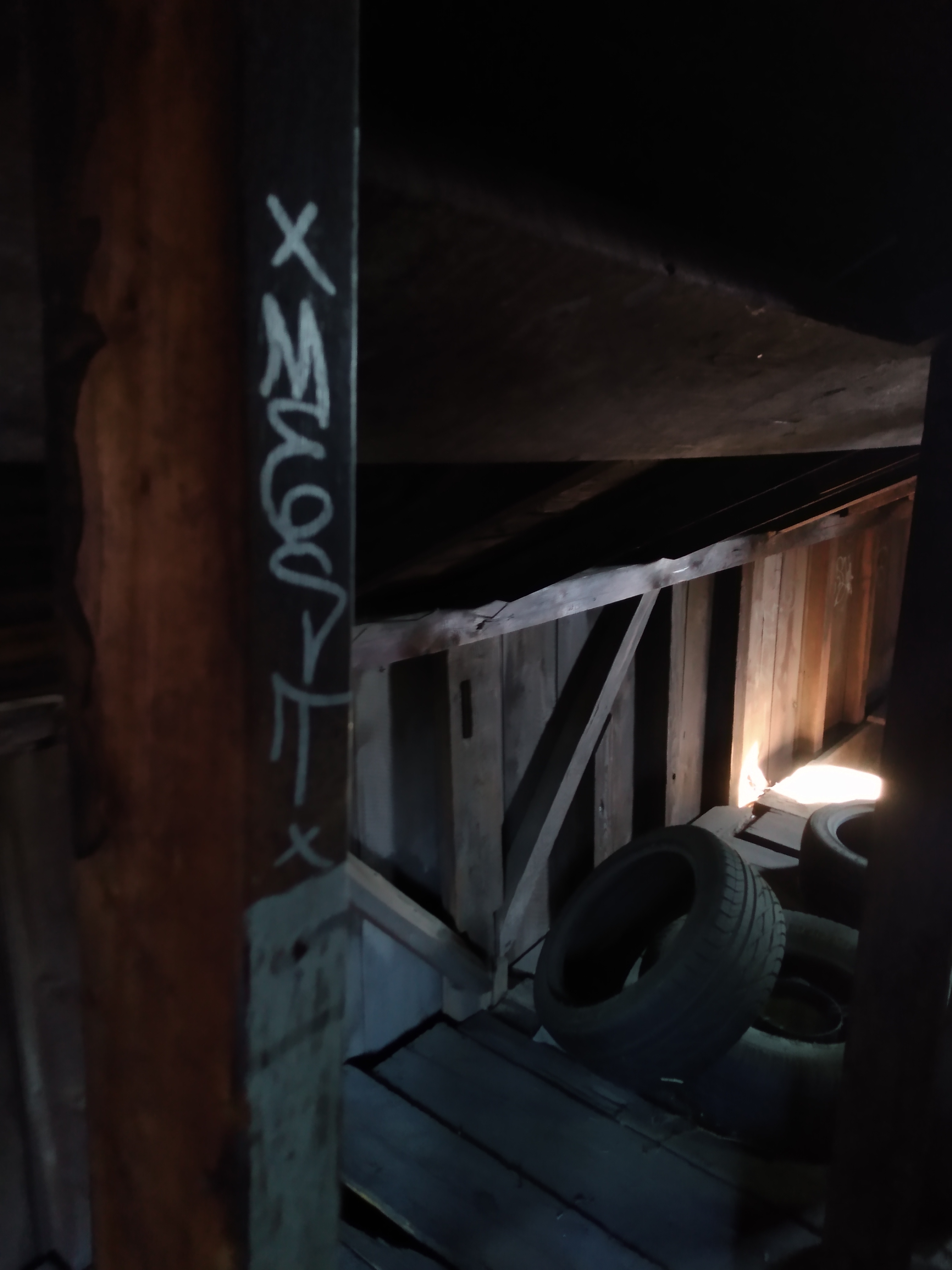 graffiti writing of 'mest'